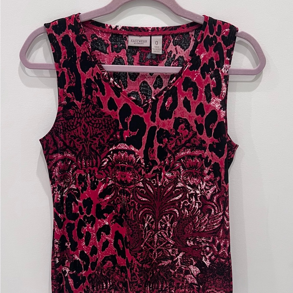 Chico’s Easywear. Size: 0/Small. Red/black sleeveless top.